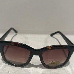Fossil Oversized Sunglasses with UV protection.